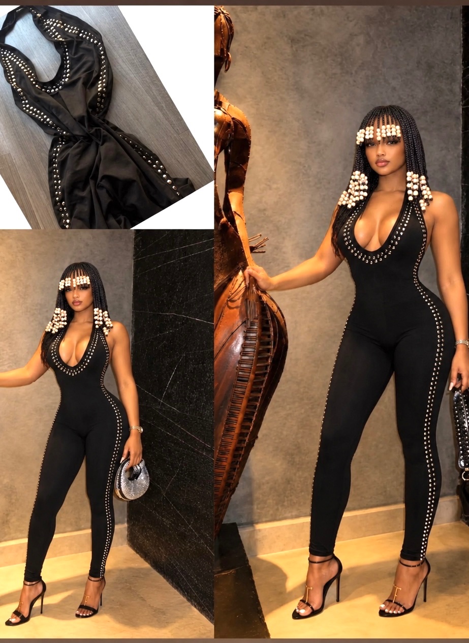Combinaison moulante cloutée noire